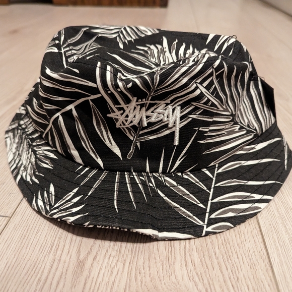NWT Stussy Palm Tree Black Bucket Hat - Picture 1 of 6